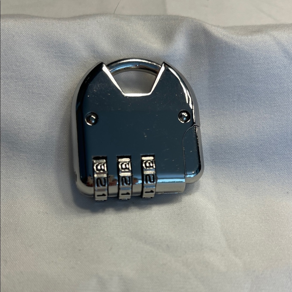 Longchamp Metallic Silver-Tone Luggage Padlock NEW - Picture 2 of 4